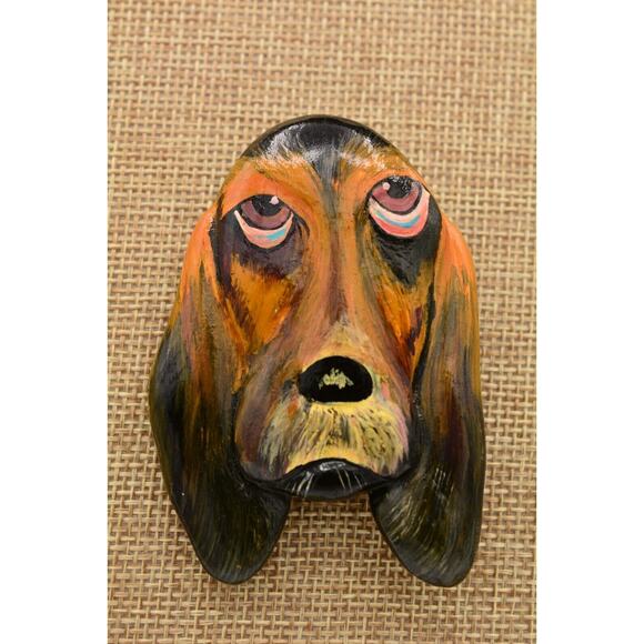 Vintage Beagle Pin Brooch Painted Dog Face Handcrafted Large Chunky 1970s BinAT - Picture 1 of 12